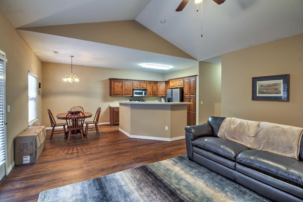 Branson Home With Deck Walk To The Strip And Creek! Exterior foto